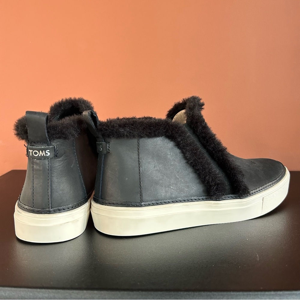 TOMS Bryce High-Top Slip-On Sneaker size 8